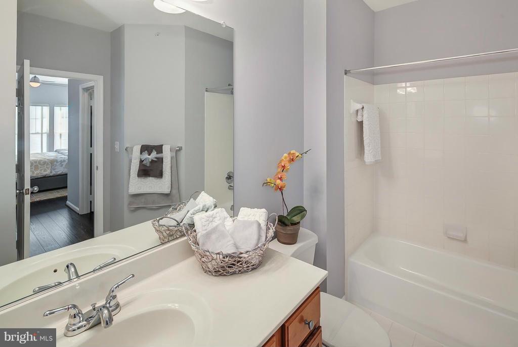 1515 North Point Drive, Unit 304 Reston, VA 20194 - Photo 19 of 23 Bath #2