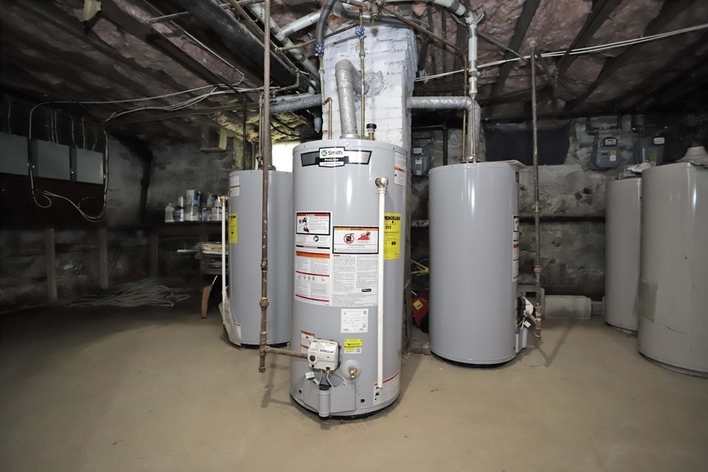 527 4th Street Fall River, MA 02721 - Photo 18 of 24