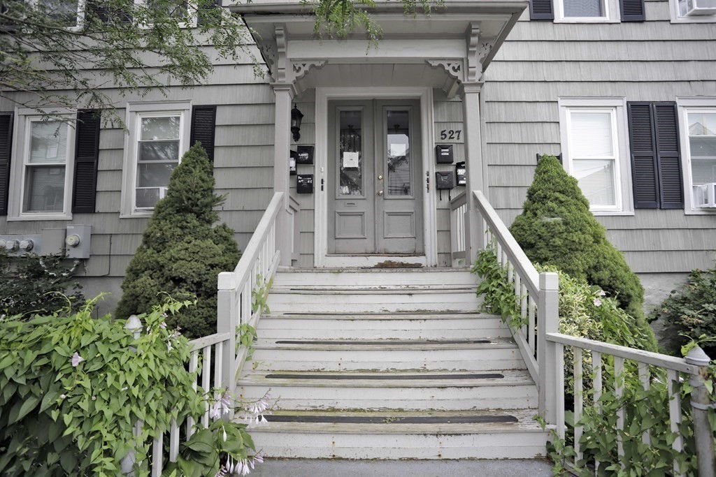 527 4th Street Fall River, MA 02721 - Photo 2 of 24