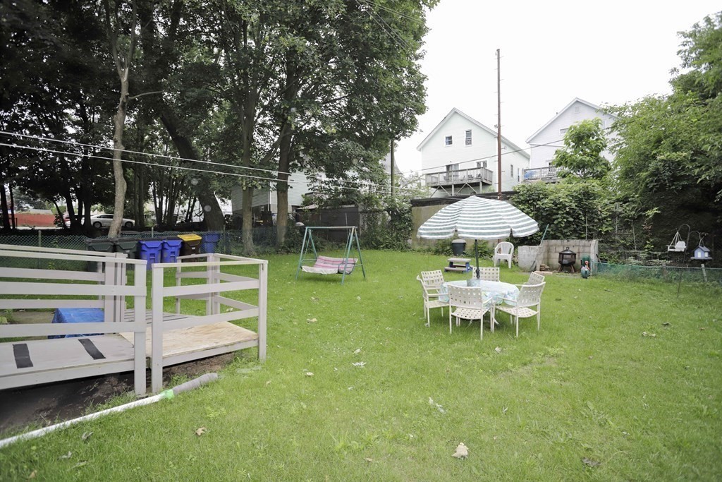 527 4th Street Fall River, MA 02721 - Photo 23 of 24