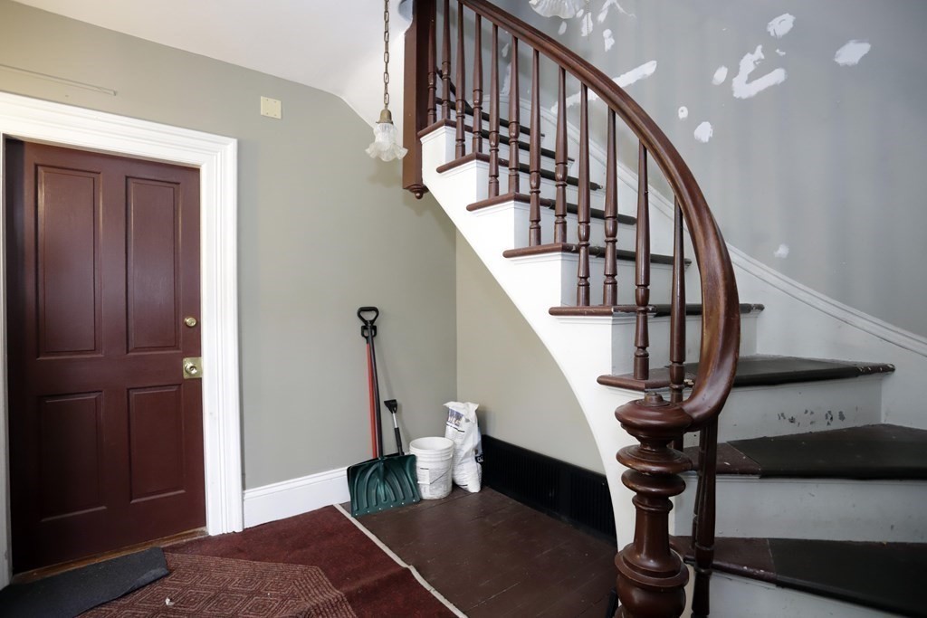 527 4th Street Fall River, MA 02721 - Photo 4 of 24