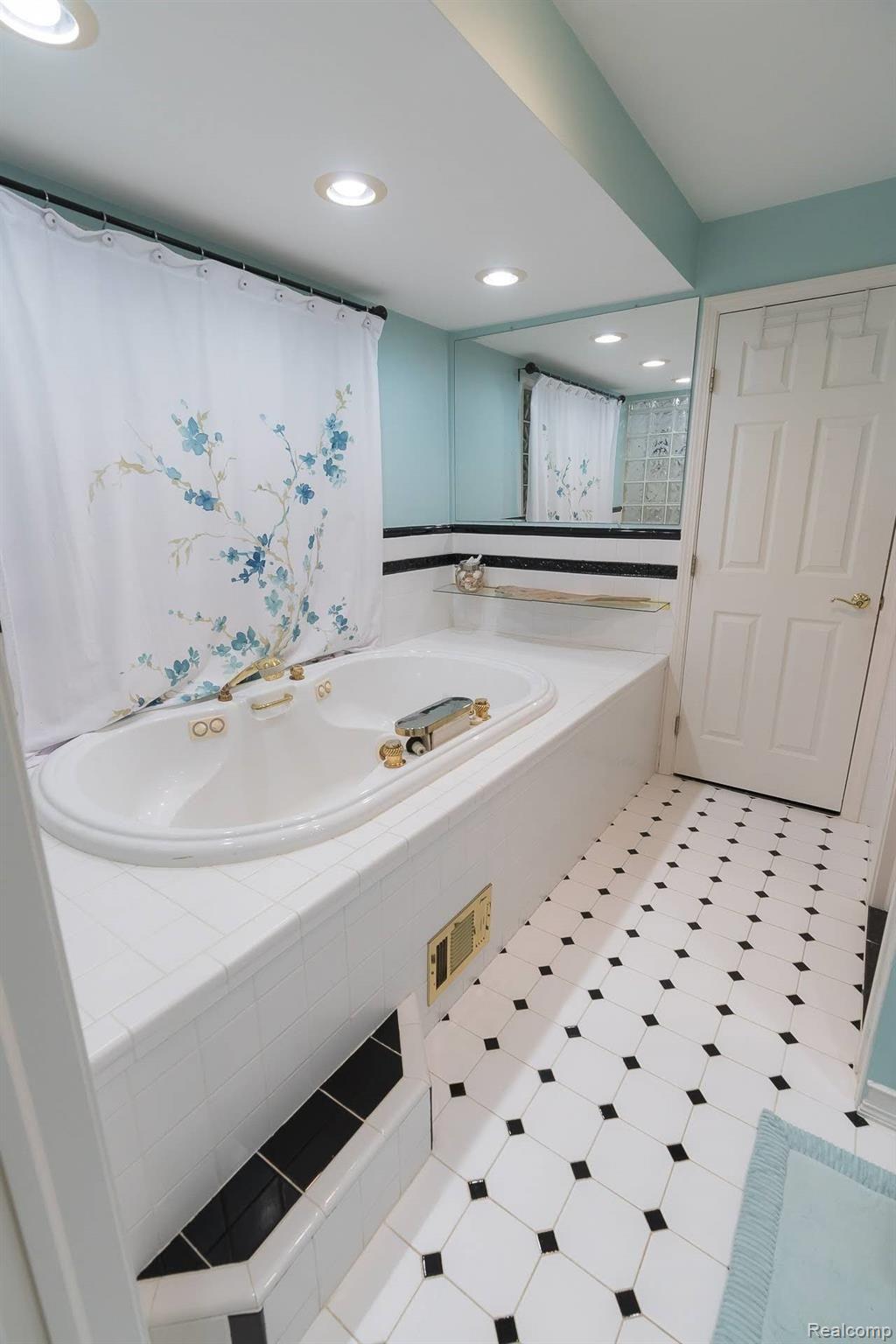 12220 County Line Road Ortonville, MI 48462 - Photo 23 of 48 RayRd2019Web-26.jpg