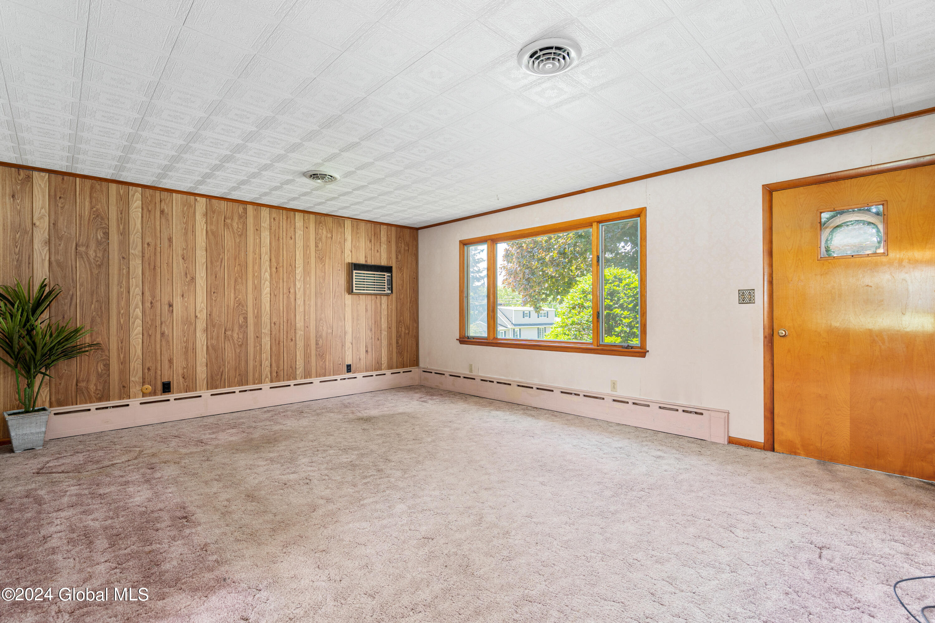 137 Middletown Road Waterford, NY 12188 - Photo 11 of 29 6