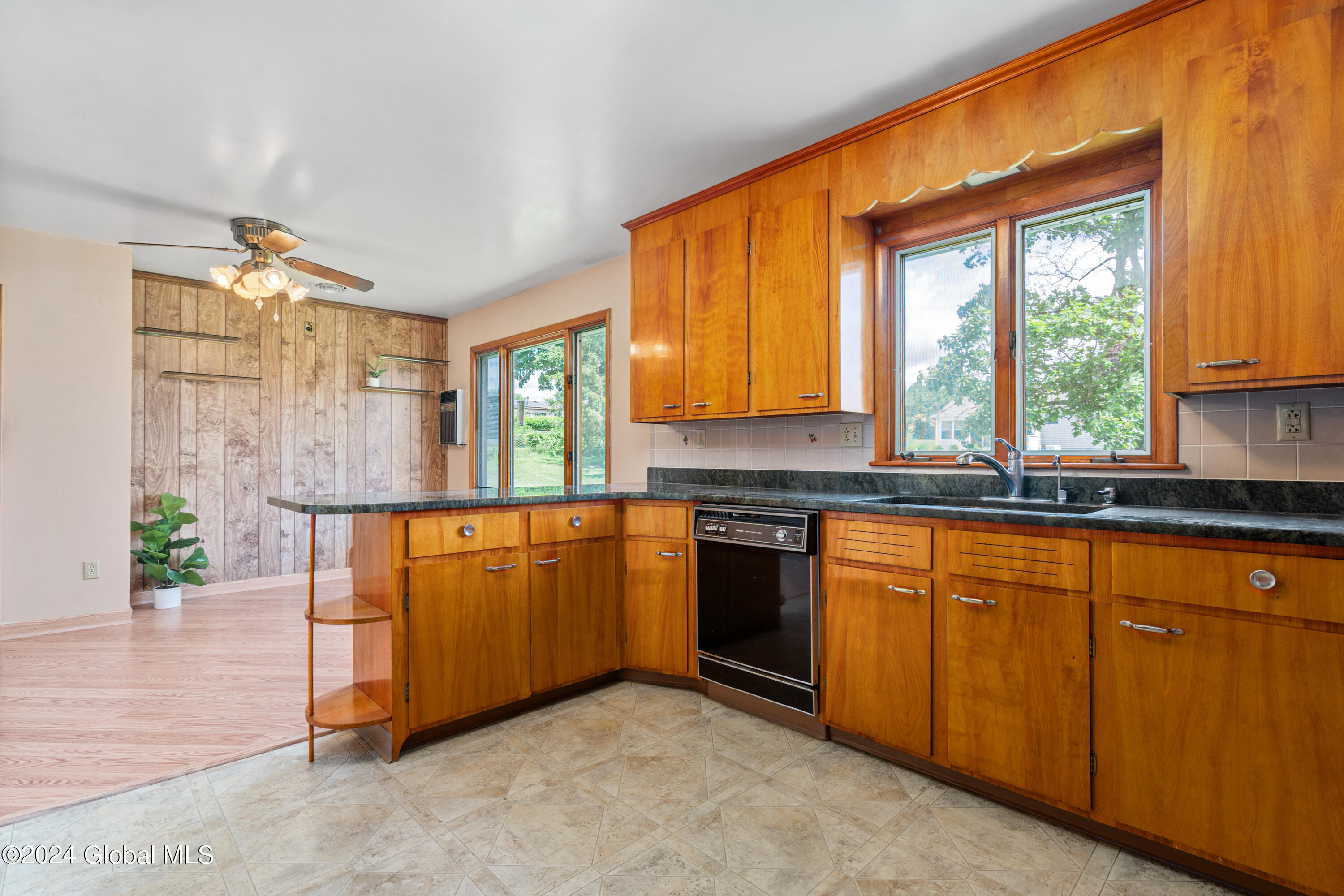 137 Middletown Road Waterford, NY 12188 - Photo 3 of 29 13