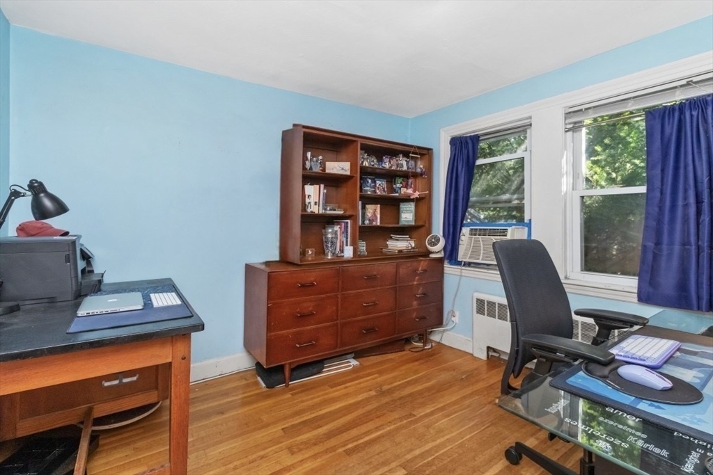 44 Barbara Road Newton, MA 02465 - Photo 11 of 34