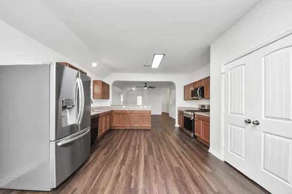 $2,100 | 10306 White Fir Villa Avenue, Houston, TX 77044