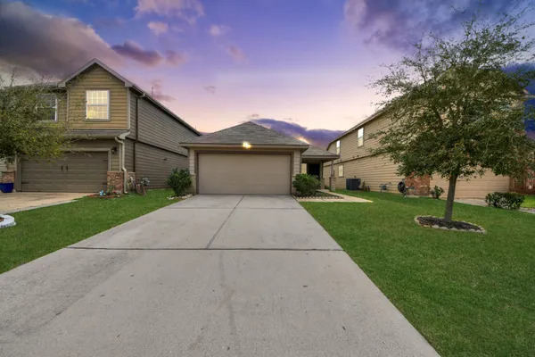 $2,100 | 10306 White Fir Villa Avenue, Houston, TX 77044