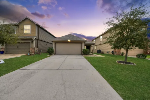 $2,100 | 10306 White Fir Villa Avenue, Houston, TX 77044