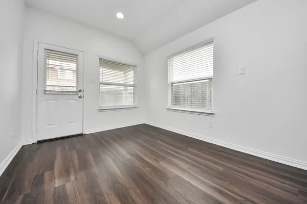 $2,100 | 10306 White Fir Villa Avenue, Houston, TX 77044