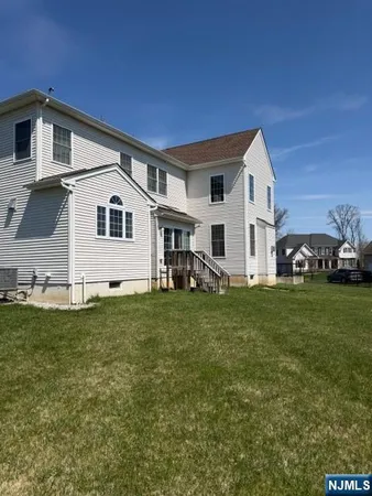 $8,200 | 4 Donna Drive, Fairfield, NJ 07004
