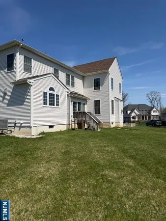 $8,200 | 4 Donna Drive, Fairfield, NJ 07004