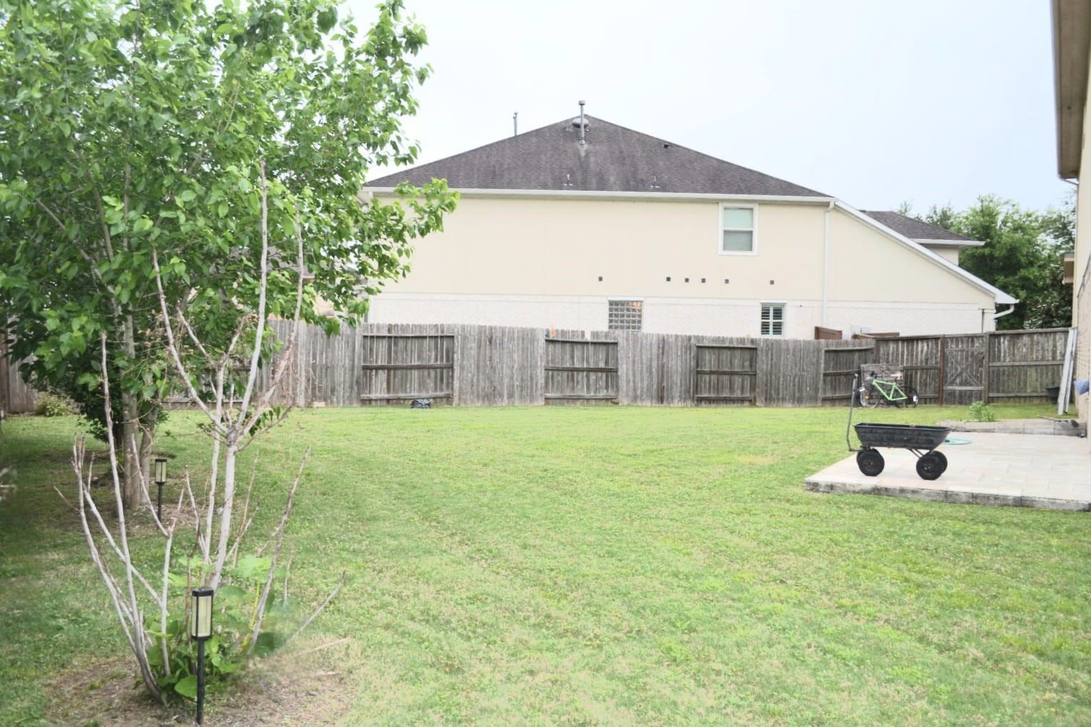 5206 Jacob Ridge Court Sugar Land, TX 77479 - Photo 39 of 42 a view of a house with backyard and sitting area