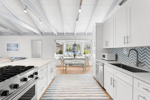 115 Isle Of Wight Road, East Hampton, NY 11937