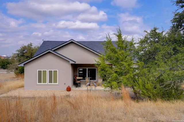 $399,000 | 135 West Pat Dolan, Blanco, TX 78606