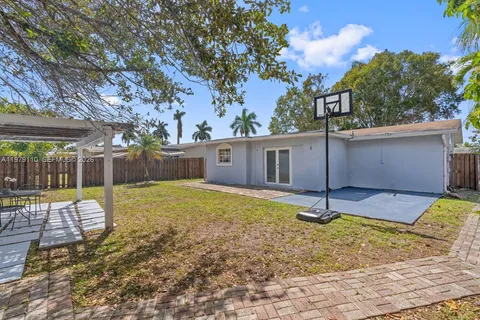 $450,000 | 2286 Northwest 81st Avenue, Sunrise, FL 33322