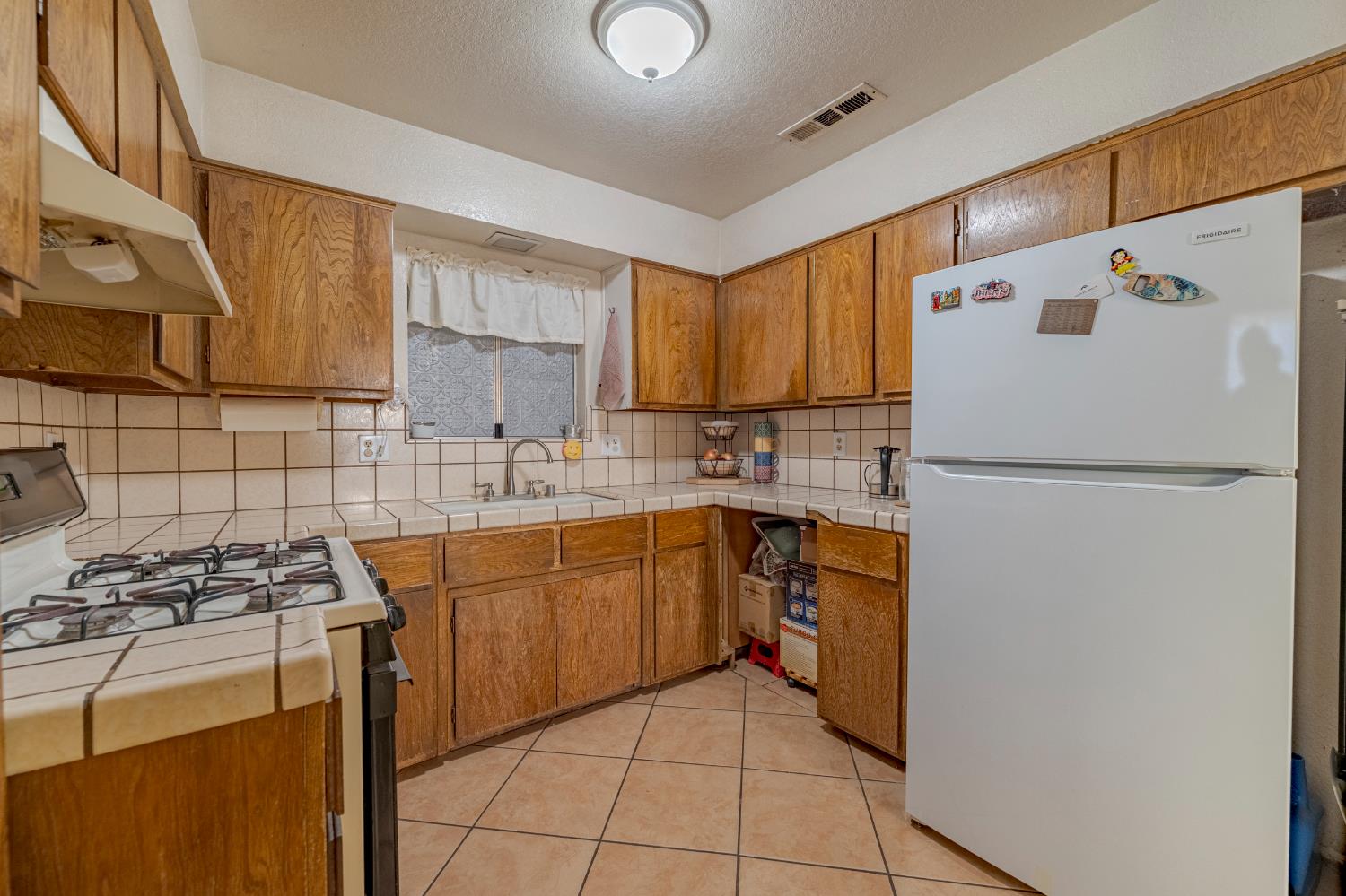 2394 Lance Street Merced, CA 95348 - Photo 13 of 36