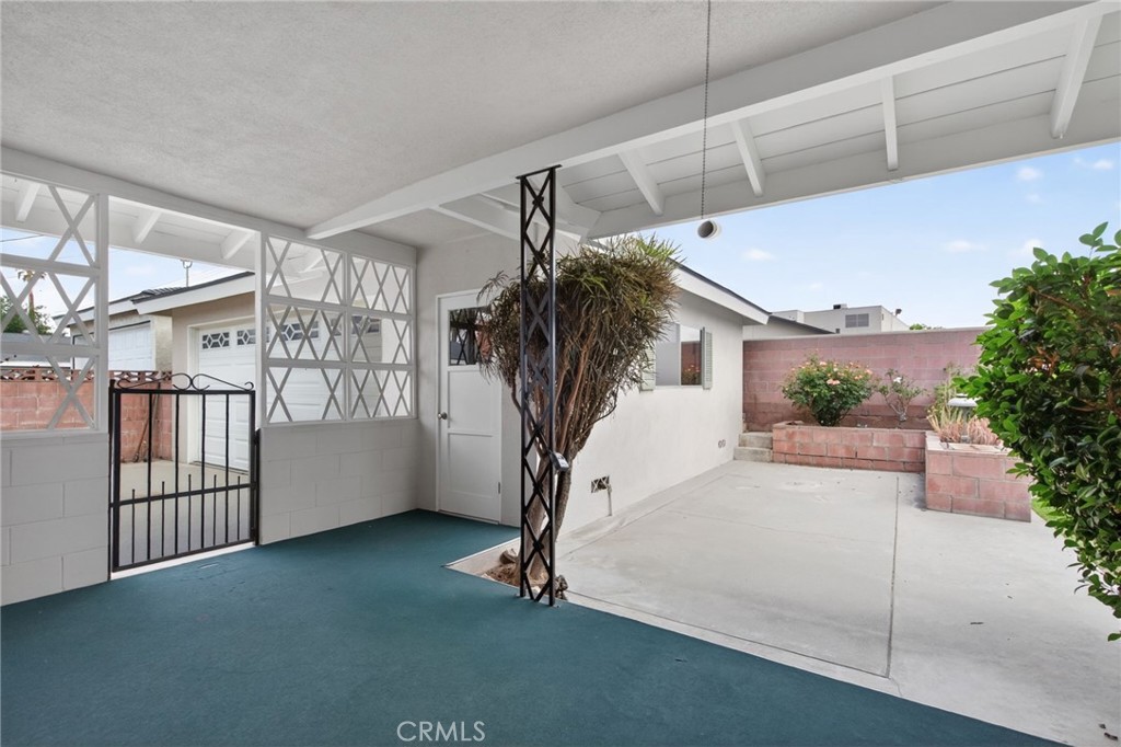 4963 Carlingford Avenue Riverside, CA 92504 - Photo 29 of 33 a view of entryway and hall with a porch