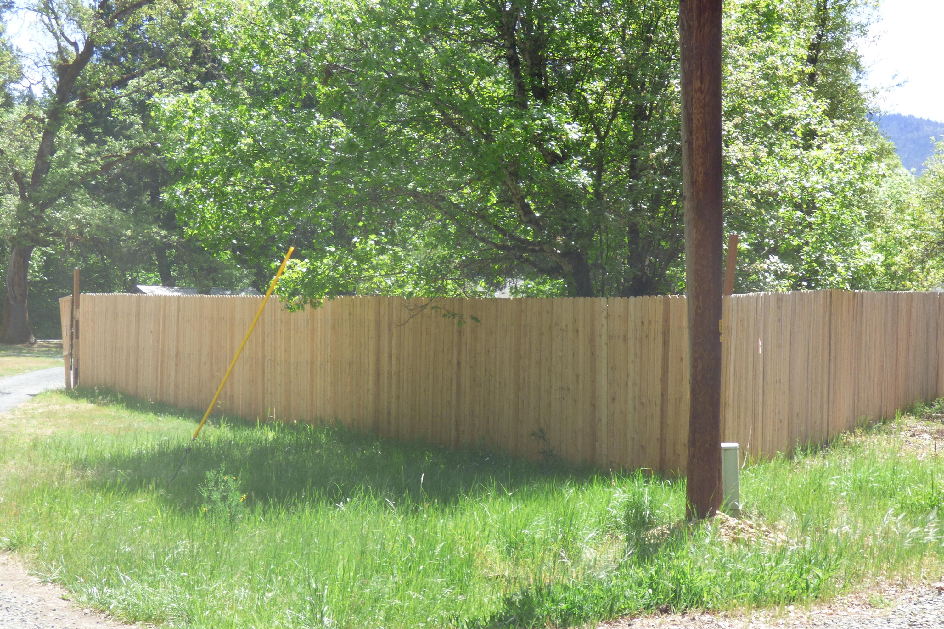 5140 Dick George Road Cave Junction, OR 97523 - Photo 28 of 32 Exterior of privacy fence