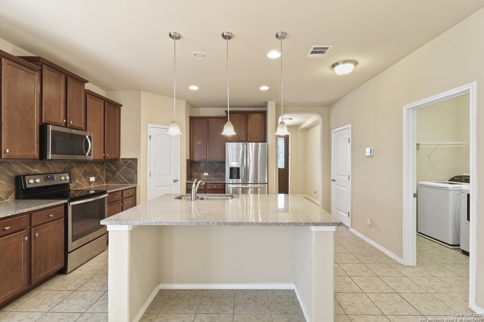 10443 Brisbane River Converse, TX 78109 - Photo 11 of 40