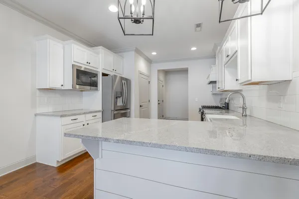 $2,700 | 3306 Stonecreek Drive, Chattanooga, TN 37405