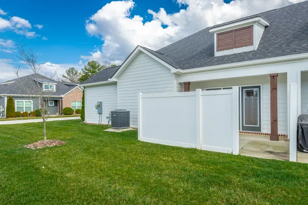 $2,700 | 3306 Stonecreek Drive, Chattanooga, TN 37405