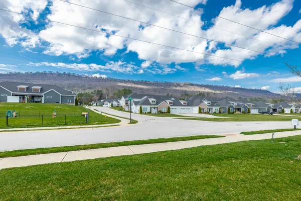 $2,700 | 3306 Stonecreek Drive, Chattanooga, TN 37405