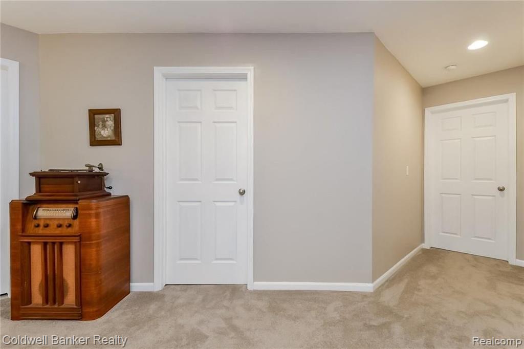 742 East Bluff Court Rochester Hills, MI 48306 - Photo 26 of 60