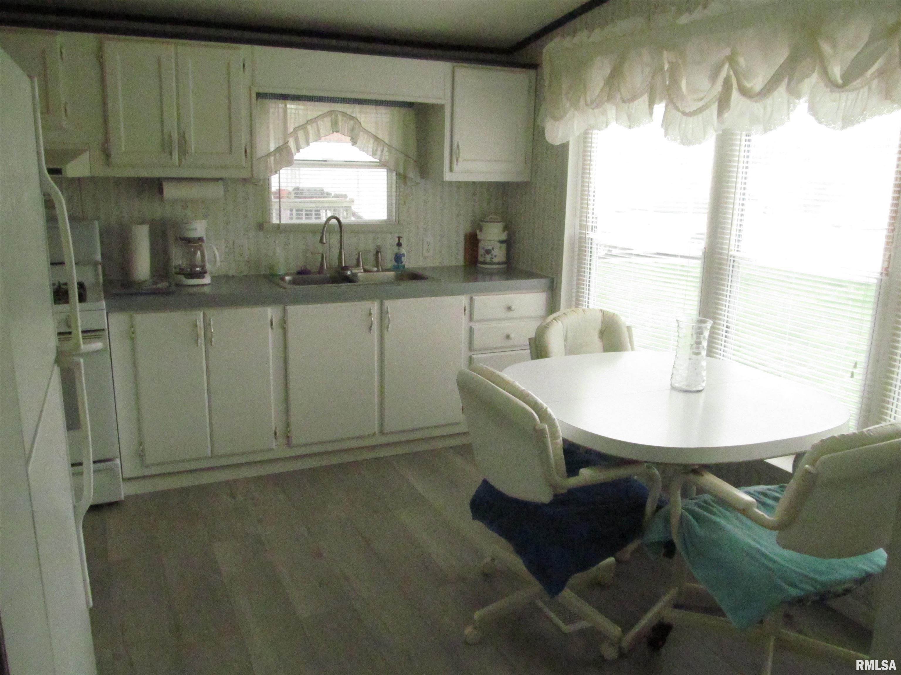701 Fischer Road, Unit 200 Creve Coeur, IL 61610 - Photo 5 of 13 Gallery Image 5
