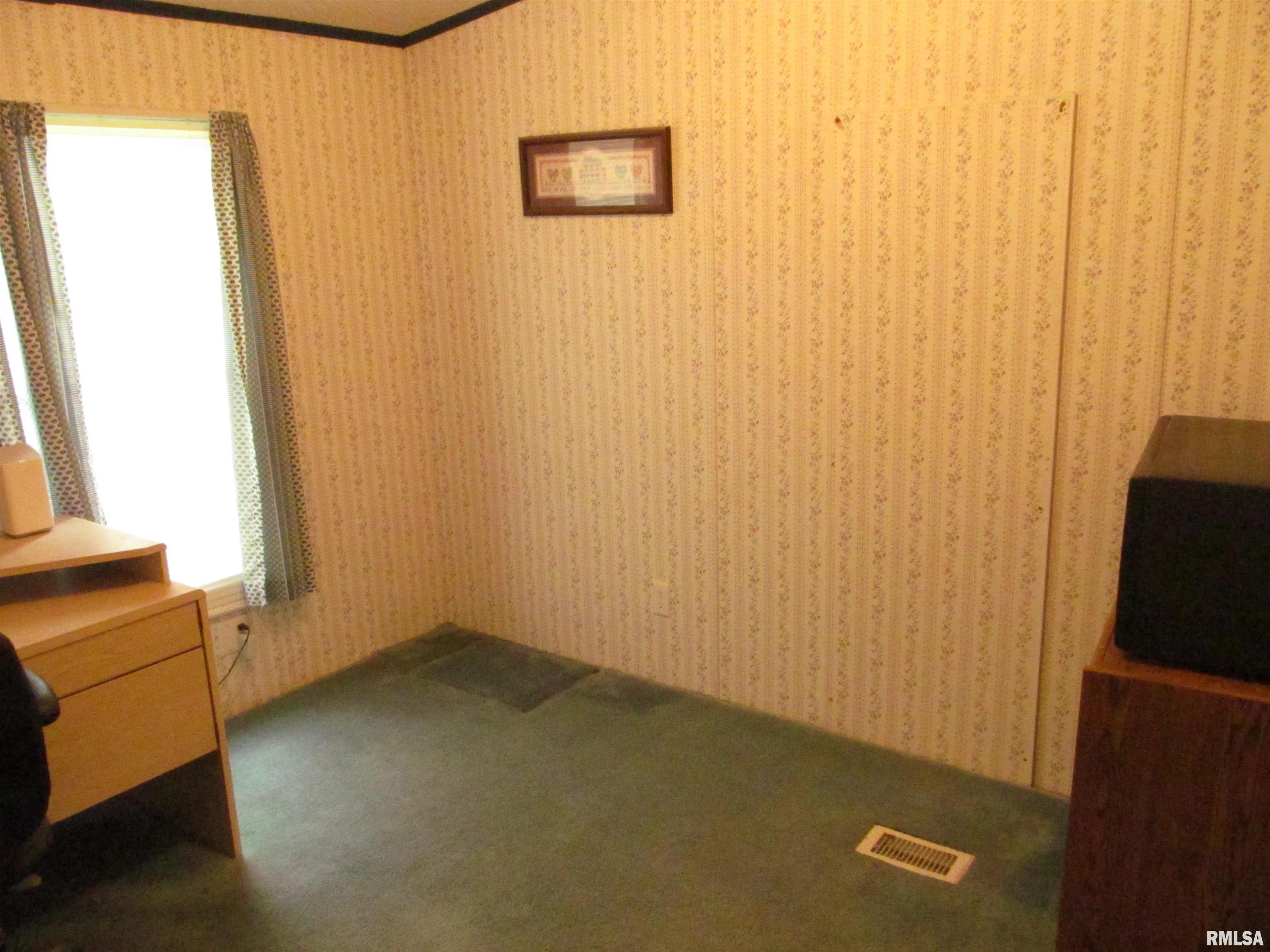 701 Fischer Road, Unit 200 Creve Coeur, IL 61610 - Photo 9 of 13 Gallery Image 9