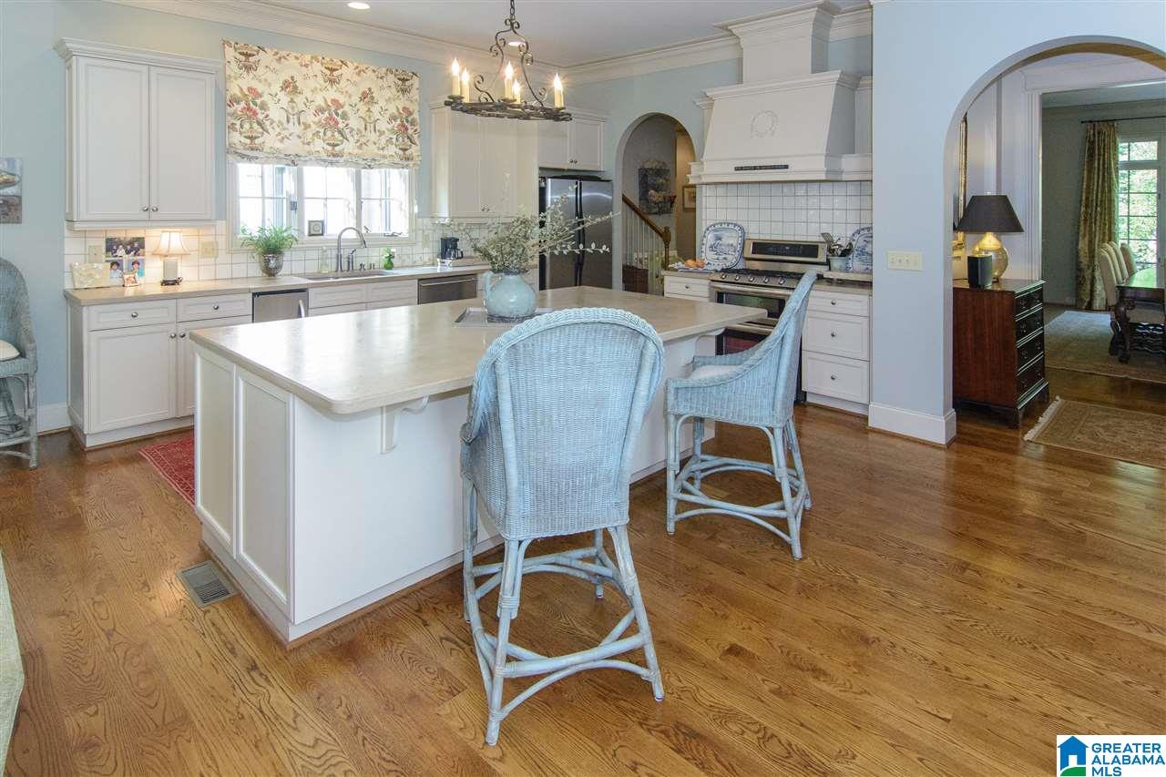 4347 Caldwell Mill Road Birmingham, AL 35243 - Photo 8 of 46