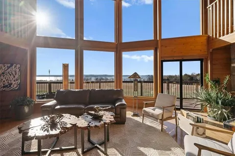 $3,250,000 | 521 North 1450th Road, Lawrence, KS 66049