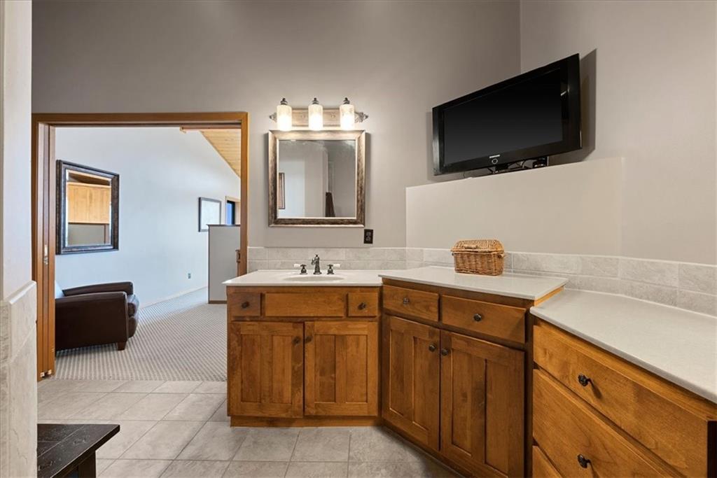 521 North 1450th Road Lawrence, KS 66049 - Photo 42 of 81