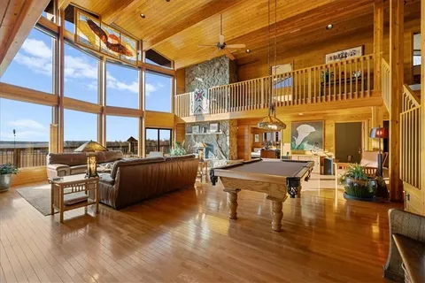 $3,250,000 | 521 North 1450th Road, Lawrence, KS 66049