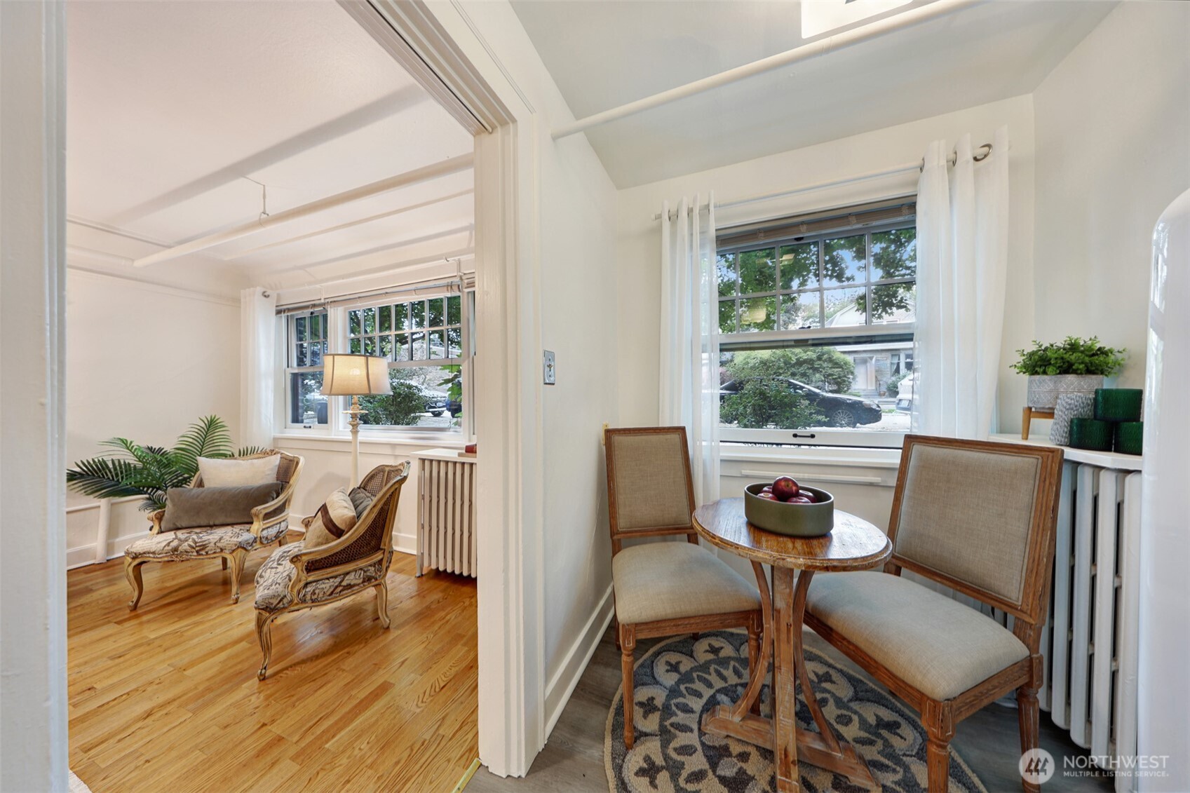 525 16th Avenue East, Unit 102 Seattle, WA 98112 - Photo 11 of 26
