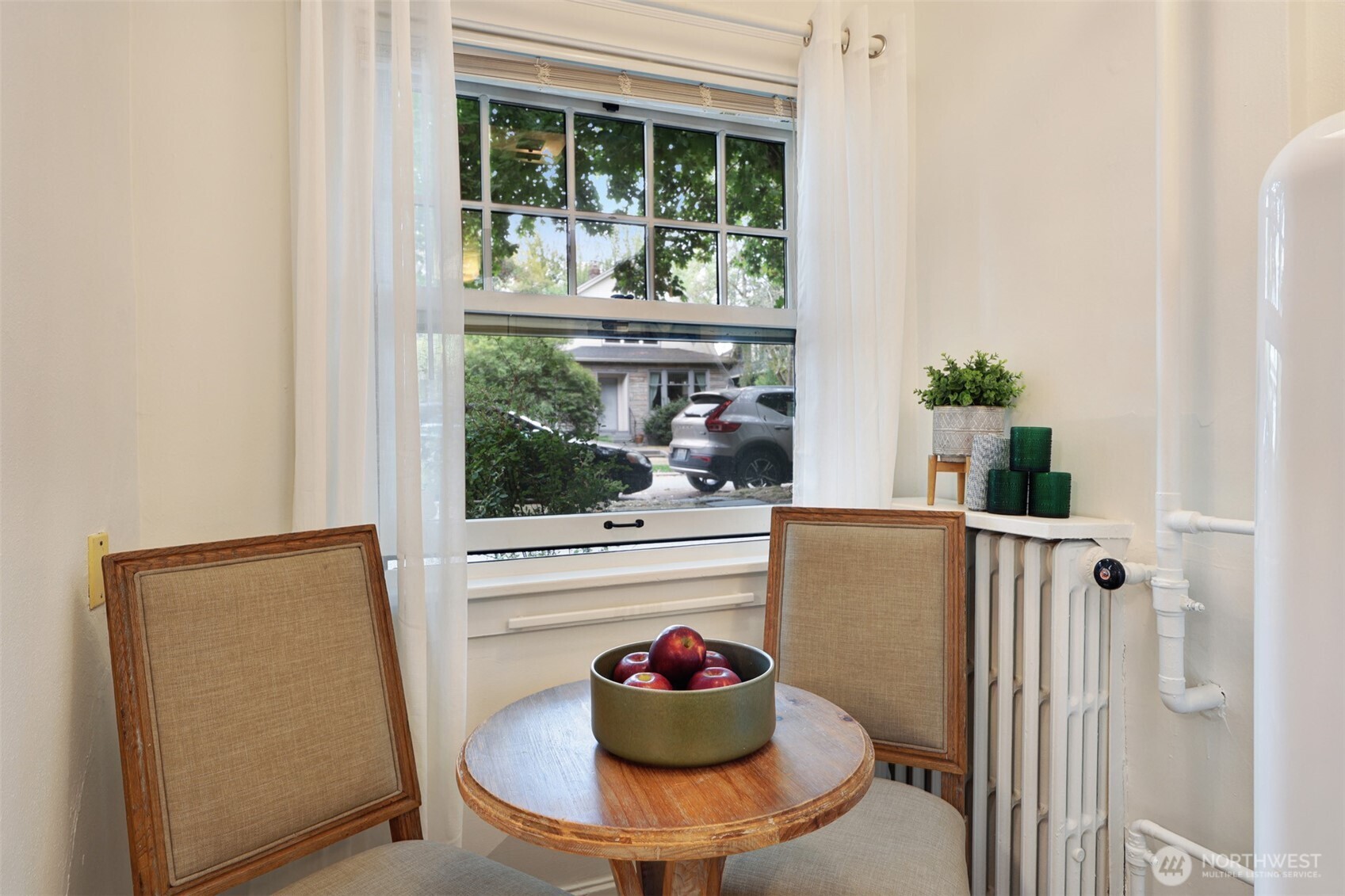525 16th Avenue East, Unit 102 Seattle, WA 98112 - Photo 12 of 26