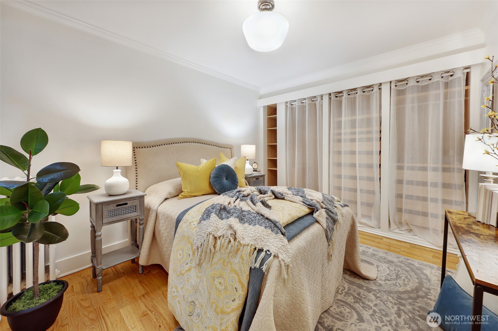 525 16th Avenue East, Unit 102 Seattle, WA 98112 - Photo 17 of 26
