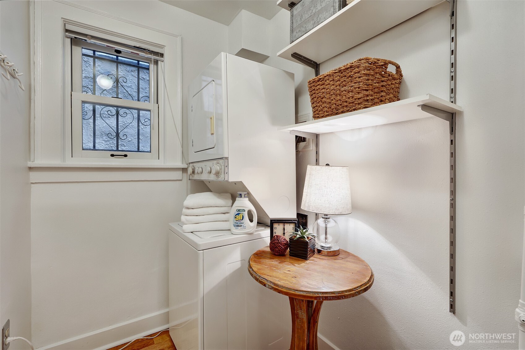 525 16th Avenue East, Unit 102 Seattle, WA 98112 - Photo 20 of 26