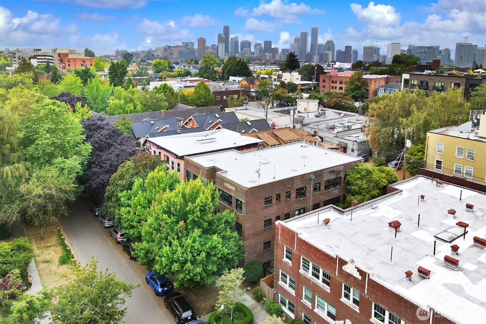 525 16th Avenue East, Unit 102 Seattle, WA 98112 - Photo 21 of 26