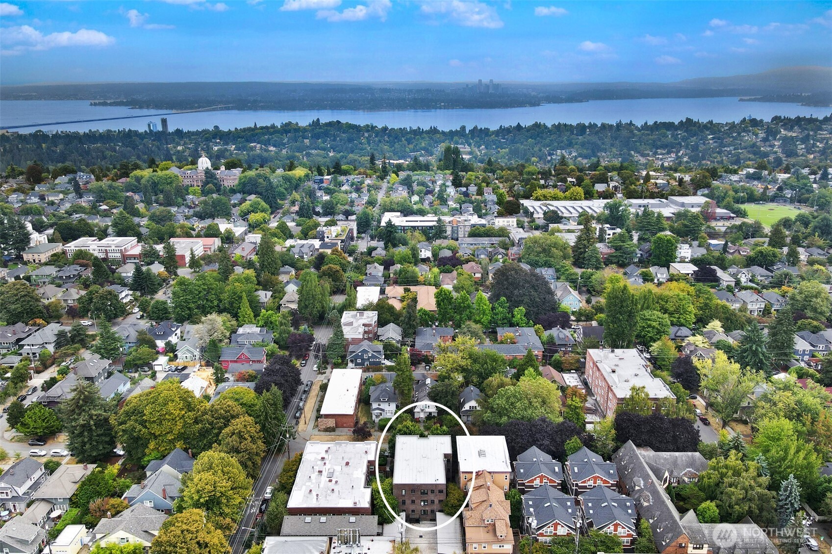 525 16th Avenue East, Unit 102 Seattle, WA 98112 - Photo 24 of 26