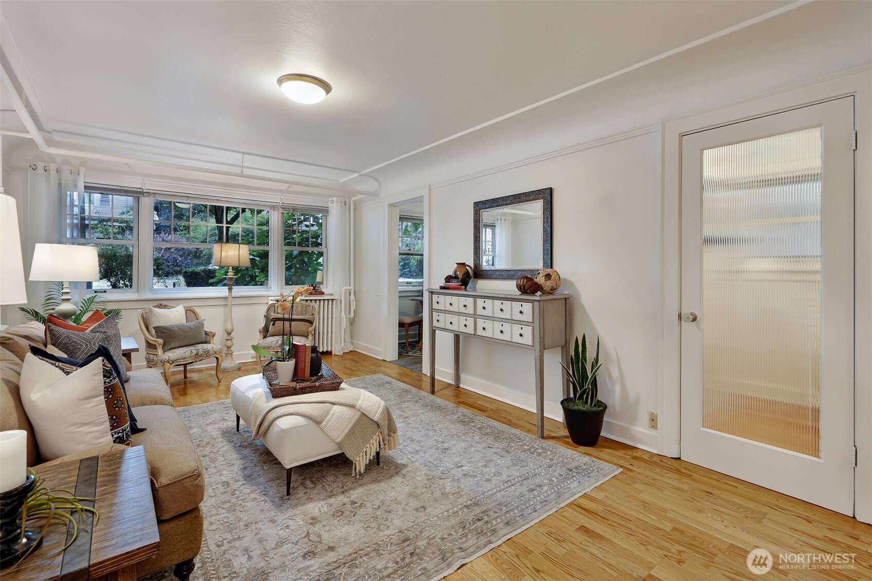 525 16th Avenue East, Unit 102 Seattle, WA 98112 - Photo 5 of 26