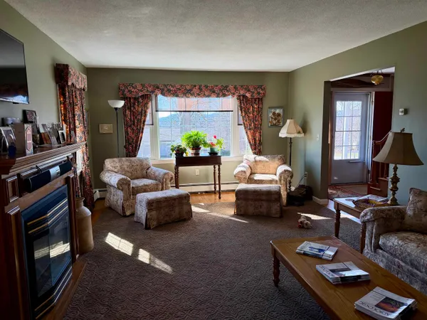 $479,900 | 2 Robinwood Lane, Rutland, VT 05701