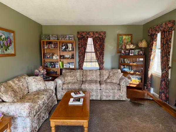 $479,900 | 2 Robinwood Lane, Rutland, VT 05701