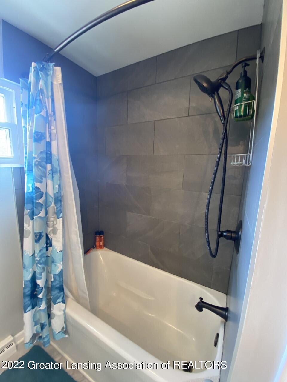 1100 Northcrest Road Lansing, MI 48906 - Photo 20 of 36 shower