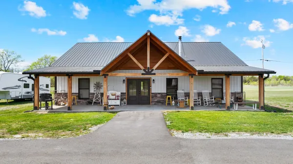 $589,000 | 110 Buzzard Roost Road, Chapel Hill, TN 37034