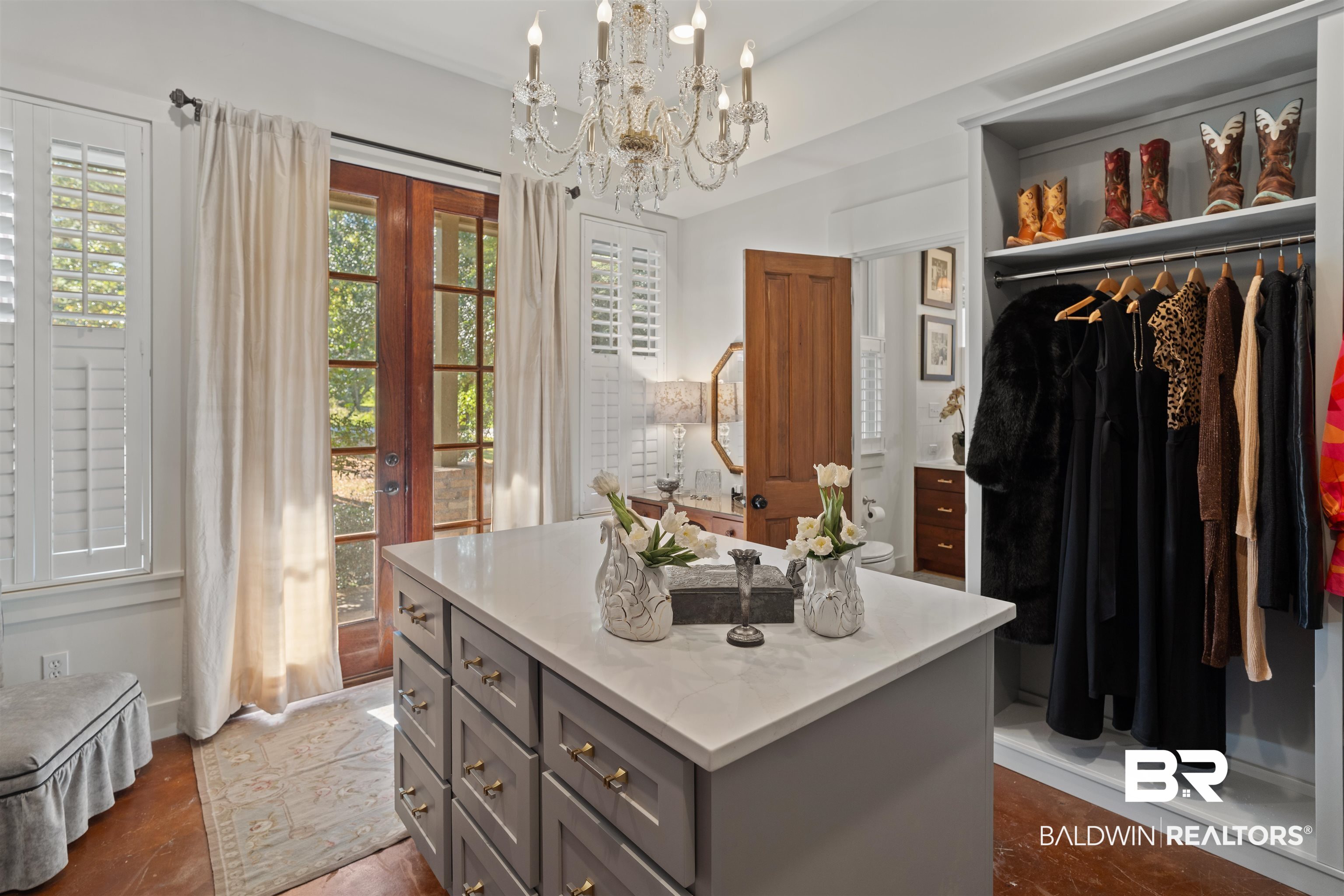 6267 Nelson Drive Fairhope, AL 36532 - Photo 21 of 51 Primary Closet