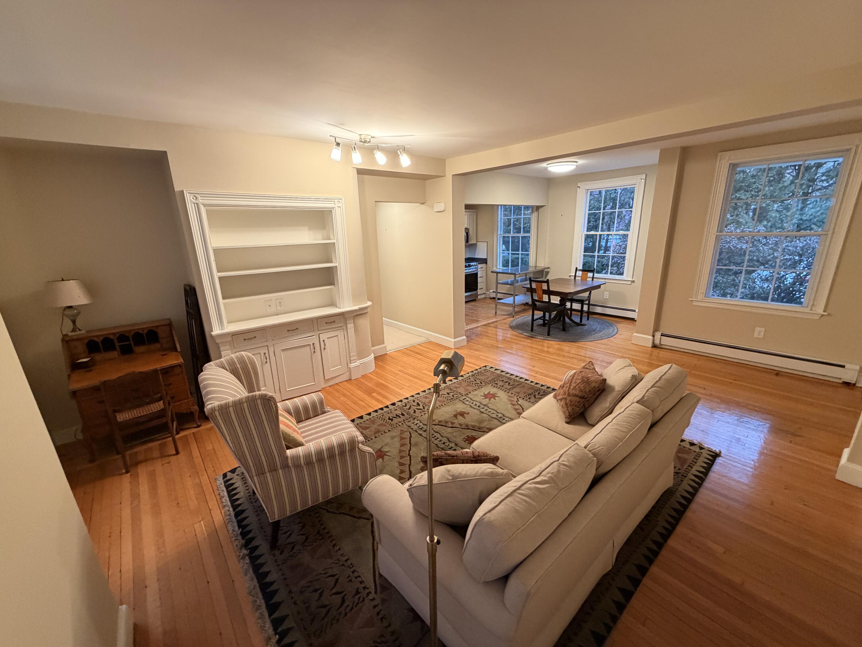 124 Pleasant Street, Unit B Portland, ME 04101 - Photo 11 of 20 IMG_3599