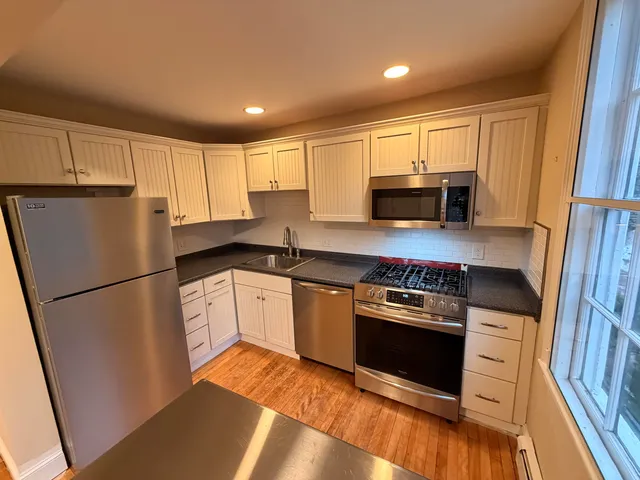 $399,900 | 124 Pleasant Street, Unit B, Portland, ME 04101