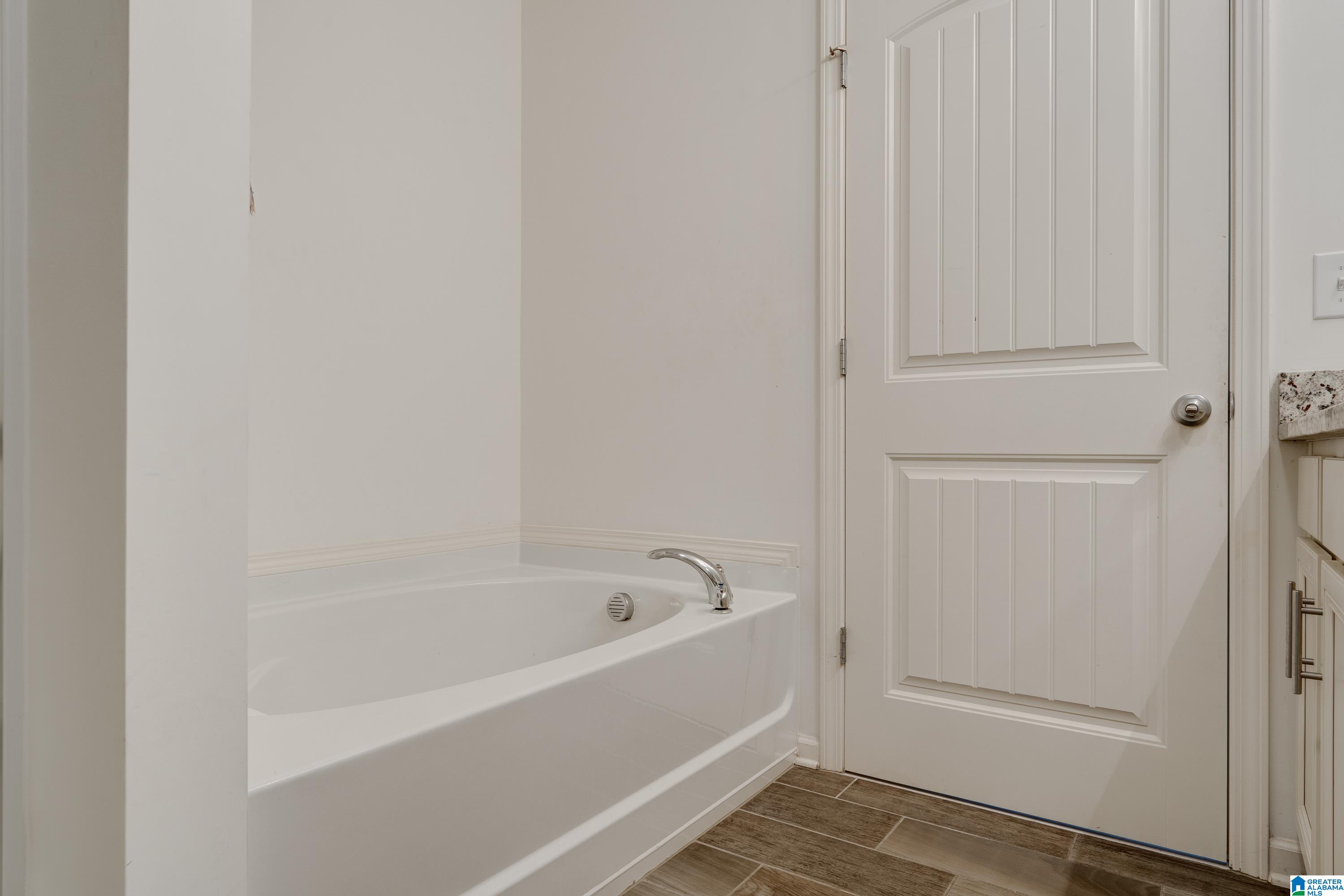944 Valley Circle Leeds, AL 35094 - Photo 20 of 32