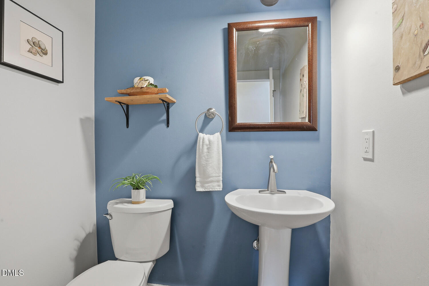 6023 Sentinel Drive Raleigh, NC 27609 - Photo 25 of 53 6023 Sentinel Dr Raleigh NC-large-028-02