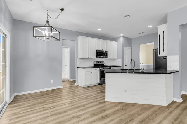 $3,400 | 7478 Hawks Circle, Hanahan, SC 29410